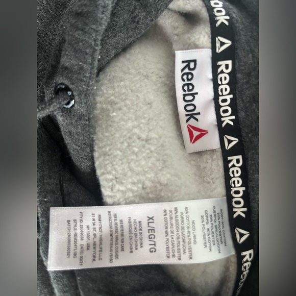 Xl Reebok hoodie worn once. - Picture 3 of 3